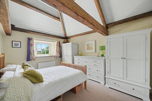 Principal bedroom- click for photo gallery